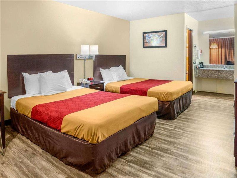 Econo Lodge Near Missouri University Of Science And Technology Rolla Bagian luar foto