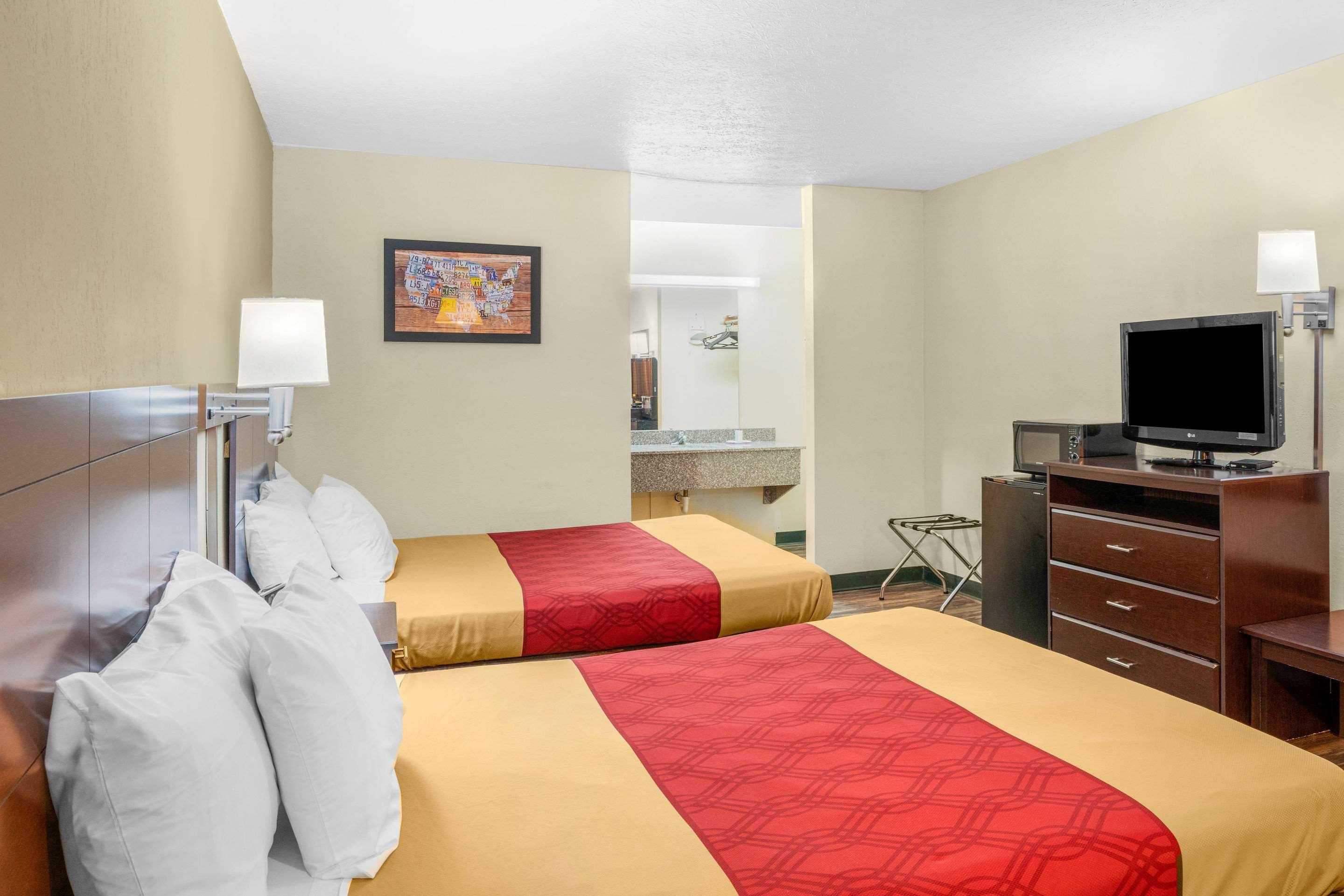 Econo Lodge Near Missouri University Of Science And Technology Rolla Bagian luar foto