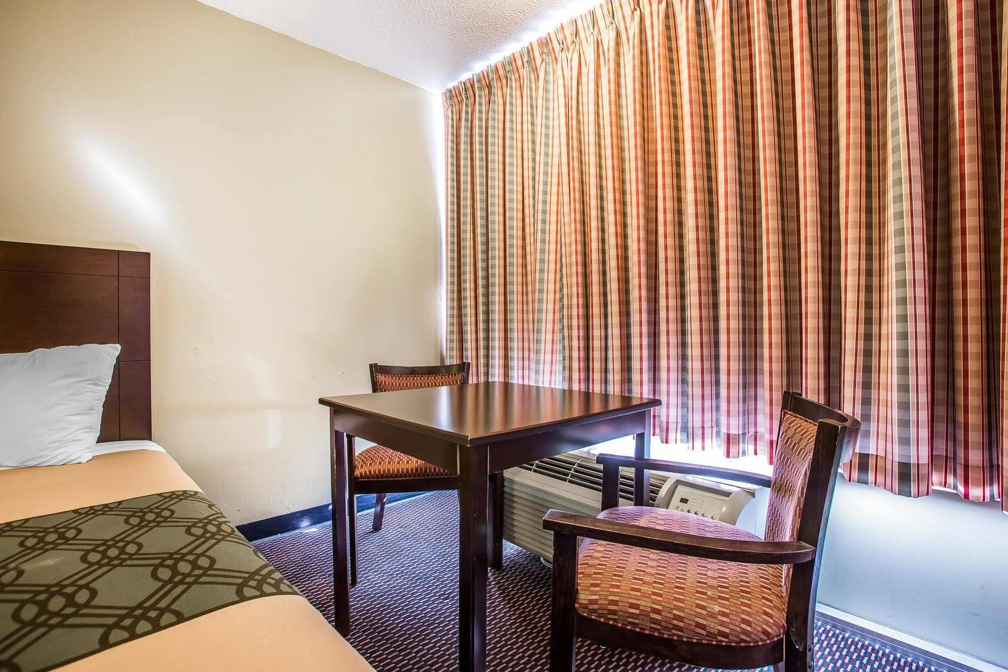 Econo Lodge Near Missouri University Of Science And Technology Rolla Bagian luar foto