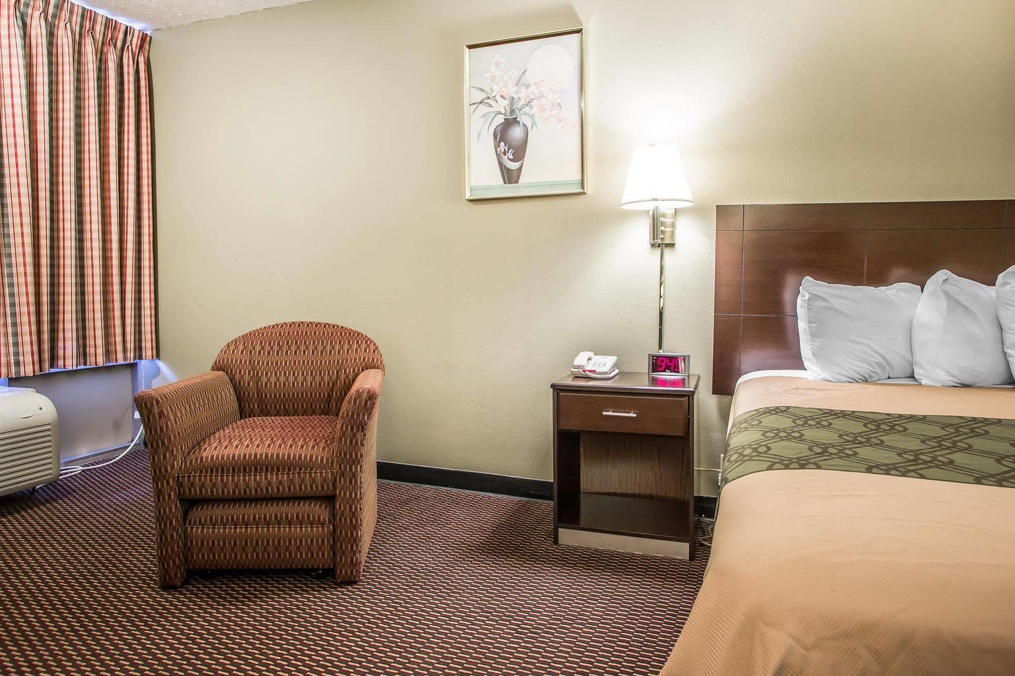 Econo Lodge Near Missouri University Of Science And Technology Rolla Bagian luar foto