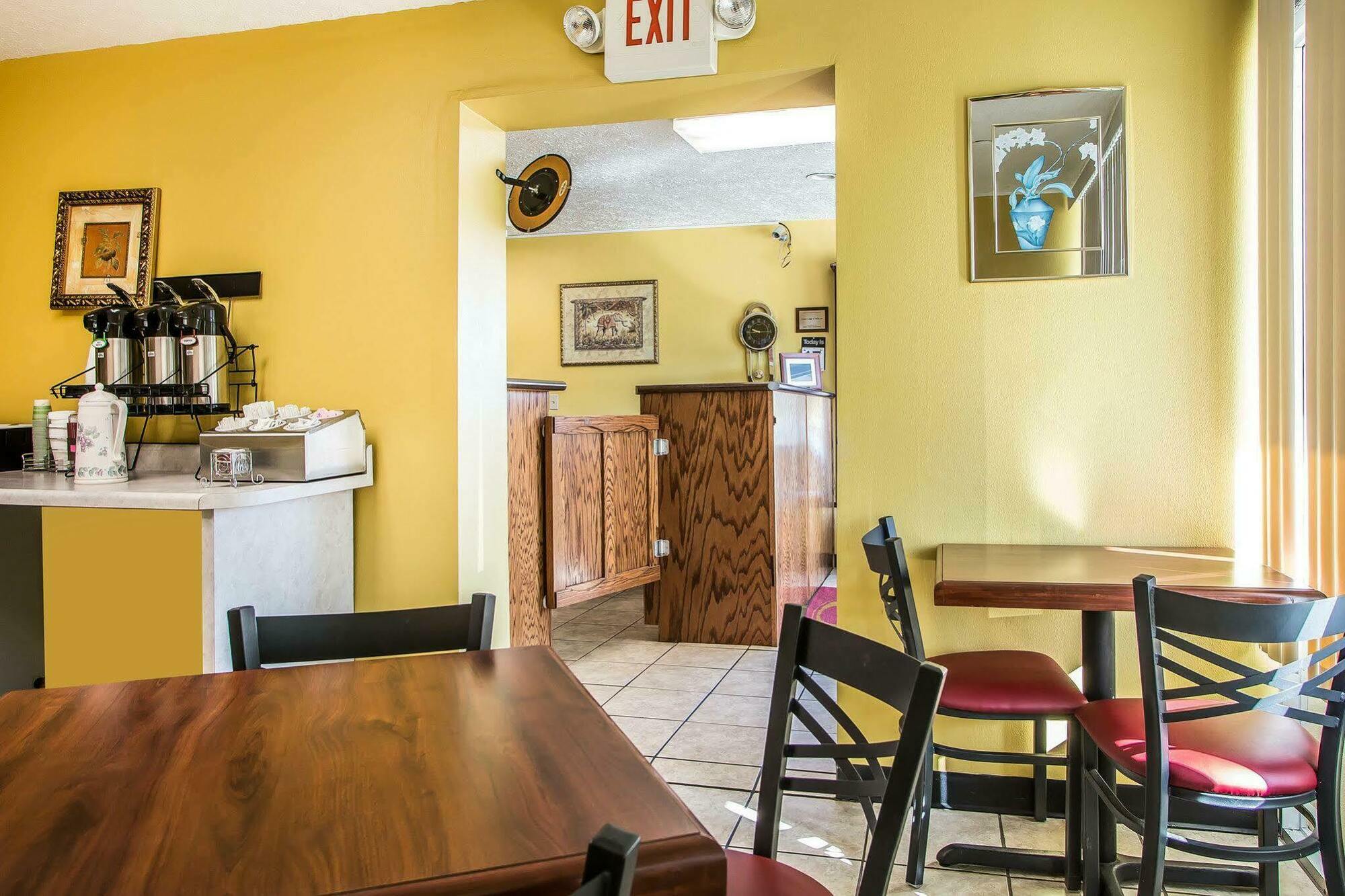Econo Lodge Near Missouri University Of Science And Technology Rolla Bagian luar foto