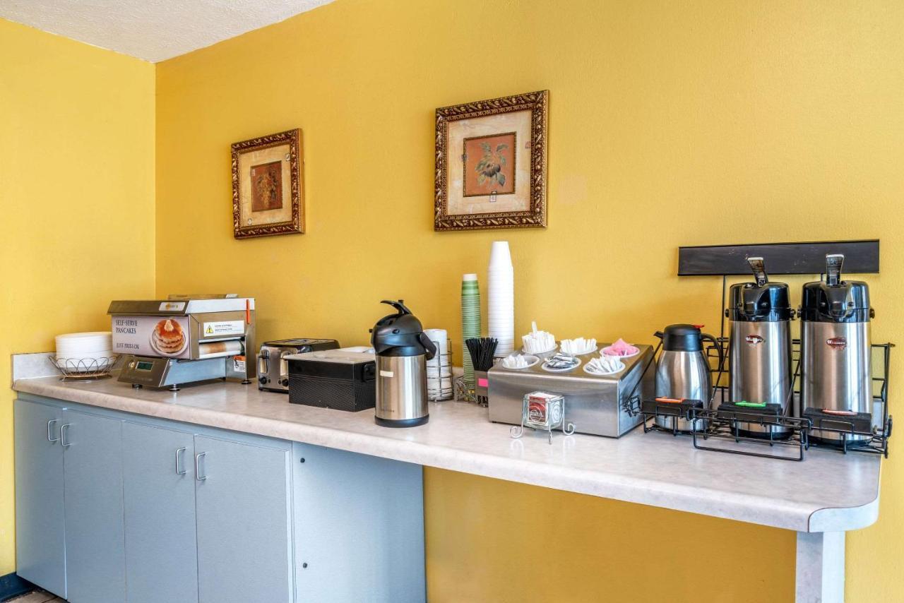 Econo Lodge Near Missouri University Of Science And Technology Rolla Bagian luar foto